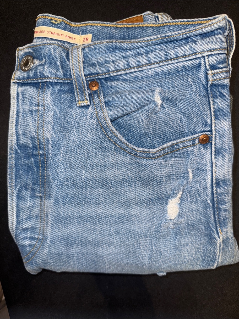 Levi's Ribcage Straight Ankle Jeans - Picture 4 of 8